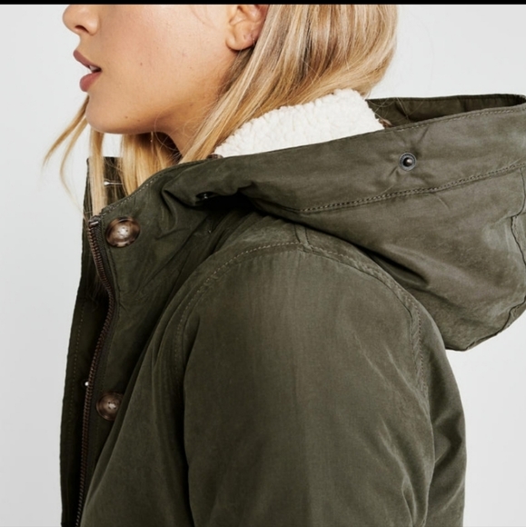 Hollister Jackets & Coats Hollister Distressed Sherpalined Army